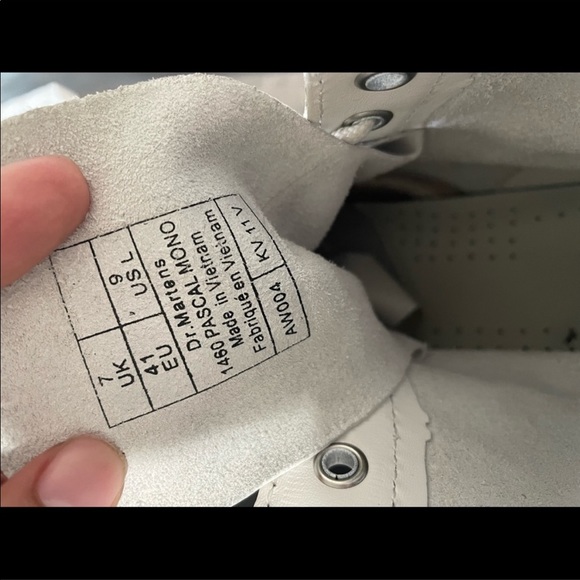 DR MARTEN all white soft leather size 9 - Picture 6 of 12